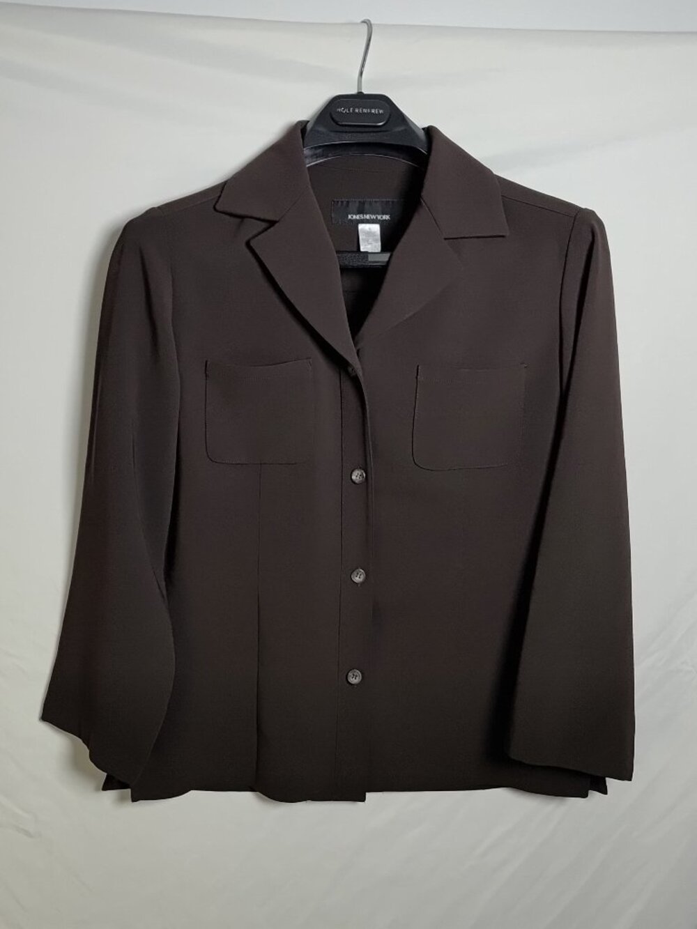 Vintage Jones New York Size 8 Dark Brown Shirt Long Sleeve Tailored Collar
